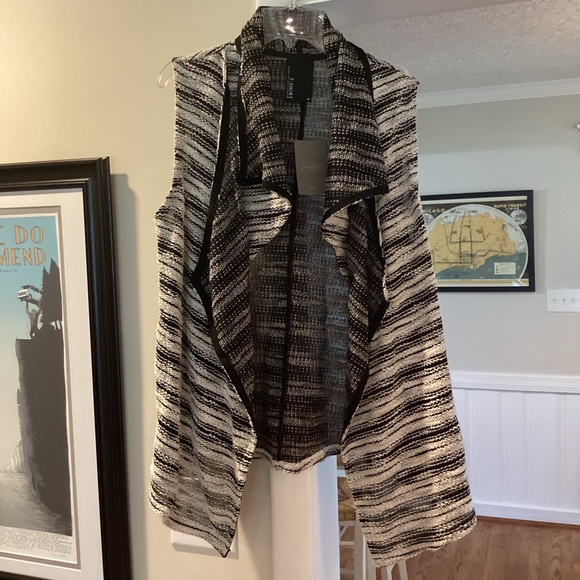 Black & white textured Anthropologie vest with black trim. Size M. New with tag. - Picture 1 of 5